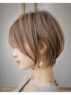 ビューティーミュージアム モア Beauty Museum MORE ショートボブ