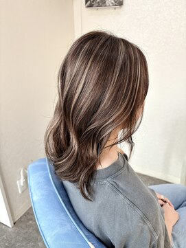 ノア(noa.) 【豊中市美容室noa.】20代30代40代女性大人上品ハイライト