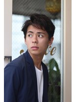 ノーヴェ(Nove)&nbsp;サイドパートの2ブロックショート緩めパーマで簡単スタイリング