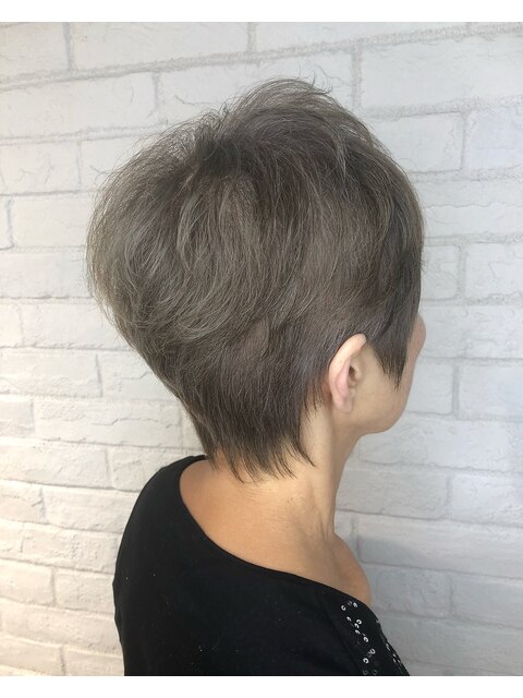 ZENKO吉祥寺chere お洒落グレイヘアーショート×ポイントパーマ