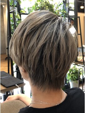 ロダット 横浜(LODAT by little) ショートボブ×スモーキーベージュ【LODAT横浜】