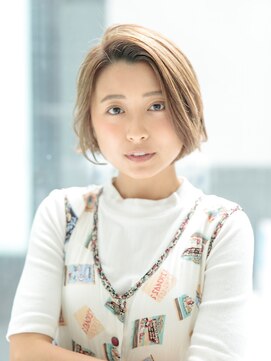 アフロディーテ ギンザ 秋葉原店(APHRODITE GINZA) グレージュカラー/シルキーベージュ/斜めバング/秋葉原