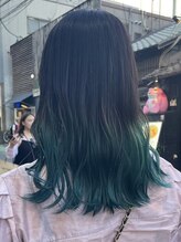 《*グラデーションのグリーンカラーで透明感とこなれ感を*》グリーンカラーで、周りと被らない個性を＊