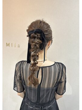 ミラ(Mila) ロングヘア＊高めポニー　/リボンアレンジ