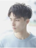 Haleブルーブラックニュアンスパーマスパイキーショートバーバー