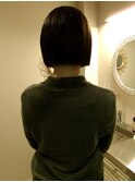 パツっと切りっぱなしミニボブ
