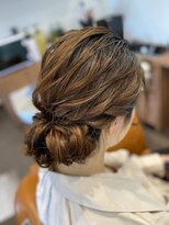 チョキチョキヤサン(ChokiChokiyasan)&nbsp;ゆるふわシニヨン