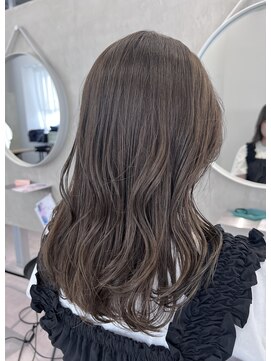 アエル(AELU) ミディアムロング　オリーブベージュ