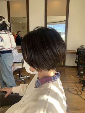 ショートボブ