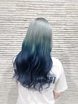 ビスカーム 浦和店(Vis calm)&nbsp;抜け感抜群☆クールなシルバー＆毛先ブルーの大人グラデ★浦和