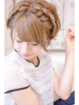 メイズ(MAZE) ショートボブの編みこみアレンジ【メイズ東中野・鍛原志行】
