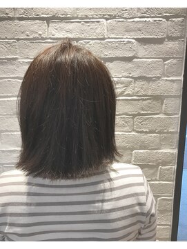 ヴァンクシー バイ ルナ(VANKCY by Luna) 【Neolive plus】切りっぱなし外ハネボブ　マットアッシュ