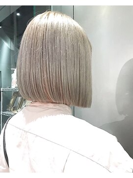 シェリ ヘアデザイン(CHERIE hair design) ホワイト×オレンジインナーカラー