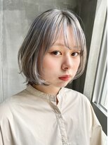 ローリー(Rowlly)&nbsp;- ホワイトグレージュ × ブリーチ × レイヤーボブ -