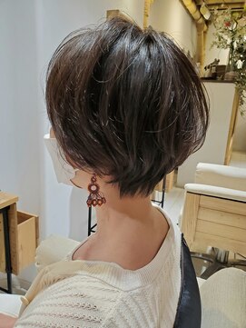 ヘアリゾート粋 リマ 銀座店(lima) 【粋lima 銀座店】アンニュイなふんわりフェミニンショート