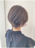 ベージュ×ショート