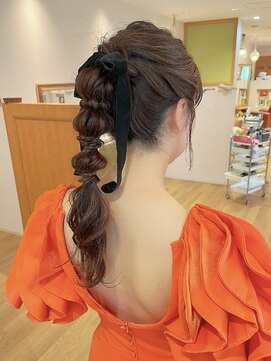 リタ(Lita) ★お呼ばれヘア/2次会/ドレスヘア/ポニーテールアレンジ