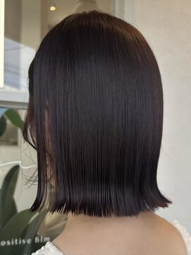 ポジ(poji) ブラウン　外はね　ミディアムレイヤー　くびれ　髪質改善カラー