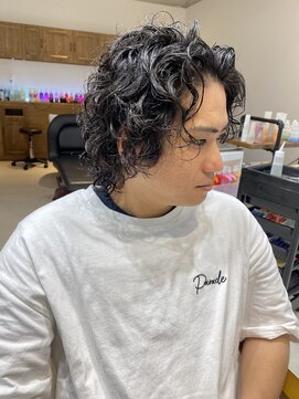 ネイロ 錦糸町(NeiRo) メンズスパイラルパーマミディアムツーブロックセンターパート
