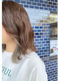 キャラメルベージュ×シルバーイヤリング