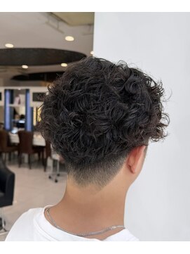 エアー 銀座タワー(AIR) メンズカット/スパイラルパーマ/刈り上げ/フェード/黒髪