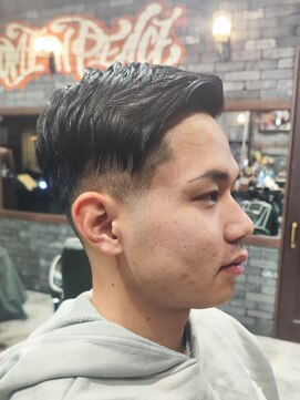 スリーセント 栄(3/cent) ツーブロック/七三分け/ミドルフェード/フェードカット