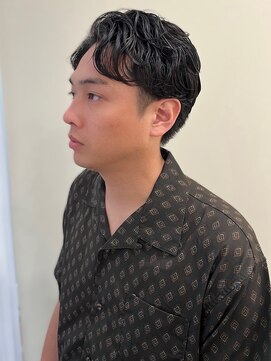 ユニバイリサ 天神大名店(uni by risa) スパイラルパーマ 波巻きパーマ センターパート ツーブロック