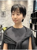 軽やかショートで、首元すっきり大人に