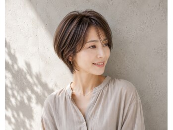 ウィールールピヴォクロス(WE RULE pivot cross)の写真/【札幌/大通】大人女性に人気◎艶感のある若々しい印象へ。白髪を「活かす」デザインも好評！
