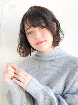 ルティア(Lutia) 小顔ヘア 顔まわりレイヤー