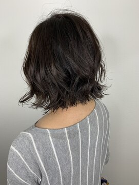 ルービック 難波(Rubik's) 切りっぱなしボブスタイルハイライトイルミナカラーオーシャン