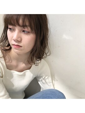 キャピタル(CAPITAL) ミディアムボブ×シアーベージュ