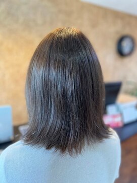 アークスヘアー アッシュべージュストレートミルフィーユカラー寒色系透明感美肌