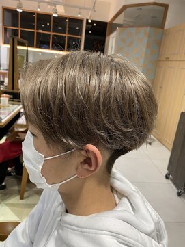 リボーン ビューティー リゾート 松戸店(re-born Beauty Resort) カルマパーマウルフベリーショートアッシュブラック