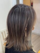 ラゴム 池袋(LAGOM)&nbsp;セミディ×自然なベージュの細めハイライト[池袋/髪質改善]