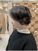 ボブパーマ大人ショートショートボブ黒髪パーマ前髪あり20代30代