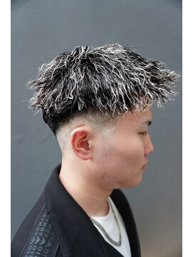 メンズグルーミングナンバーナイン(MEN'S GROOMING NUMBER NINE) フェードカット/ホワイトメッシュ/【早田隼哉】