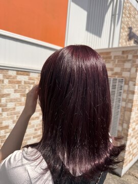 美容室 プークワ 中川春田駅前店 外ハネレイヤー×ブリーチ無しワインレッド