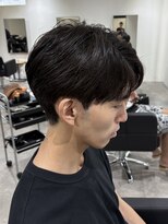 ヒュイル バイ ニアウ(Hwyl by Niau) メンズカットパーマセンターパートニュアンスパーマ刈り上げ