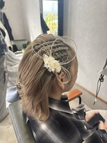 イースブルーレア(Y’s BLUE le'a) 片編みこみヘア