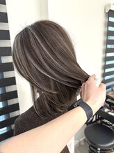 【白髪を活かす透明感カラー】