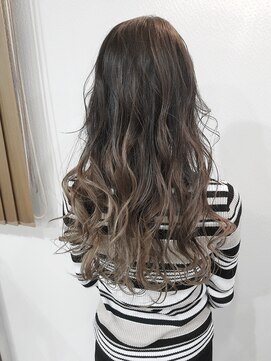 デザイナーズヘアー ラグジス(Designers hair LUXIS) ~【LUXIS海老名】~ロングバレイヤージュ♪