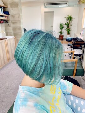 テト(teto) サワーグリーン/レイヤーカット/ブリーチ/ダブルカラー/宜野湾