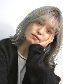 ラヴェストバイフレイスウェル(LOVEST by frace well) 【LOVEST服部】カジュアルシルバー/外ハネ/ハイトーン/モード