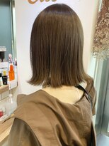 〇ぷつっとボブ オリーブベージュ 透明感カラー 切りっぱなし