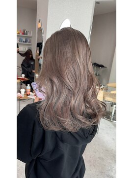 天神美容室 ダブルカラー／レイヤーカット／ハイトーン