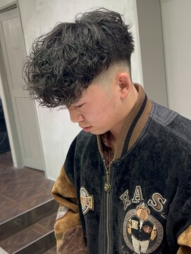 スキルセカンドハウス 天神(SKILL SECOND HOUSE) スペインカール刈り上げ