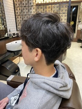 アラカワオム(homme) ニュアンスパーマ/フェザーパーマ/メンズカット/メンズパーマ