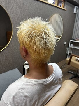 リュッカ(Lycka) ブロンドボックスショート