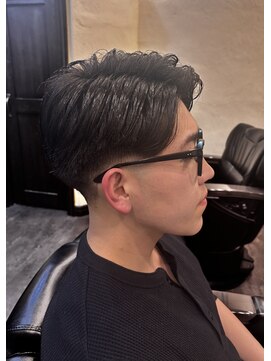 スカイマスターバーバー 渋谷(SKY MASTER BARBER) テーパーフェード＜理容室＞［メンズ/シェービング／パーマ］